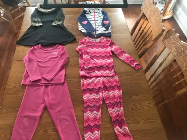 Vêtements variés fille 5 ans, toutes occasions, belle qualité in Kids & Youth in Longueuil / South Shore - Image 2
