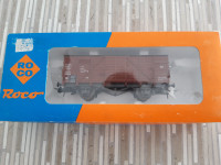 Train Ho wagon ROCO Cargo box car crochet Européen