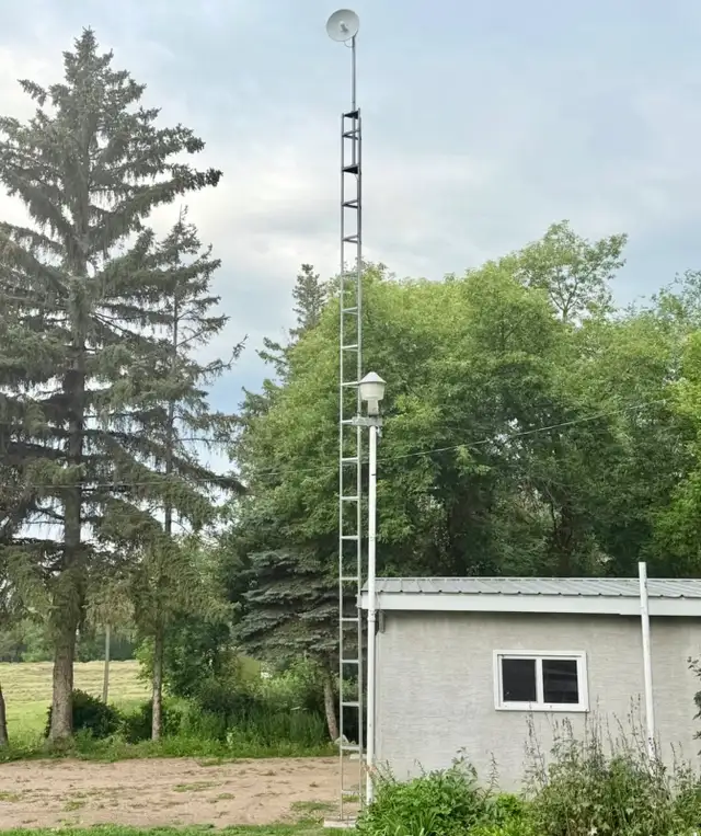 30-FOOT INTERNET/SATELLITE TOWER