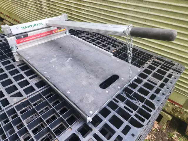 MantisTol 13'' Laminate Flooring & Siding Cutter Floor Install in Floors & Walls in Windsor Region - Image 9