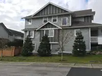 4beds,2.5baths upper 2 levels for rent in Langley