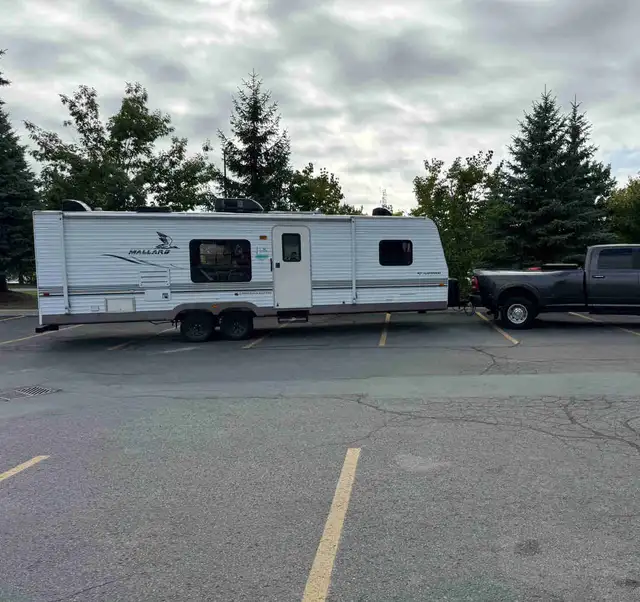 Fleetwood 28’ camper in Travel Trailers & Campers in Kingston - Image 3