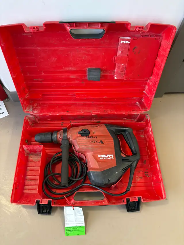 Hilti TE70 Hammer Drill in Power Tools in Calgary - Image 2