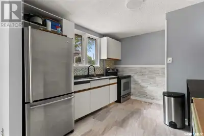 For more delatils please visit the mls listing below. https://www.realtor.ca/l/bYXTJ/ja