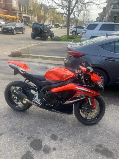 2009 Suzuki GSXR 600 Two brothers full exhaust Aftermarket levers Power commander and Quick accelera...