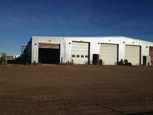 Fort Nelson: Light Industrial Shop OR Heavy Industrial Warehouse in Commercial & Office Space for Rent in Fort St. John - Image 8