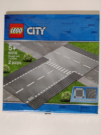 LEGO CITY 60236 Straight and T-Junction Baseplates
