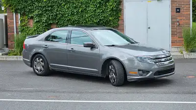 2012 Ford Fusion SEL V6 3.0L FWD Voiture tout équipée: vitre électrique, air climatisée, cruise cont...