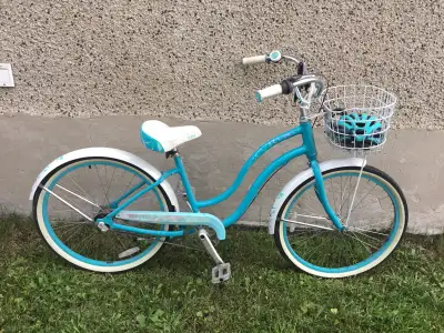 Woman’s cruiser bike., View more