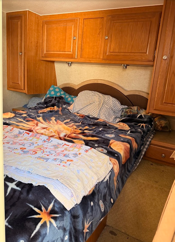 stephanie in Travel Trailers & Campers in Dawson Creek - Image 4