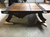 table en bois exotique