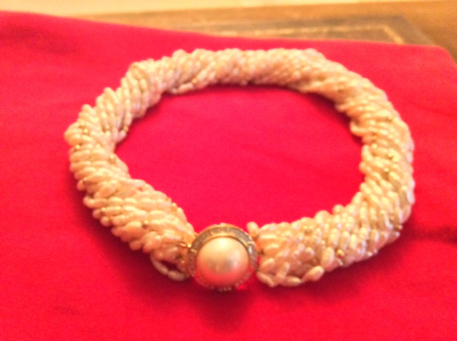 Pearl necklace with Mabe clasp dans Bijoux et montres  à Ville de Montréal - Image 2