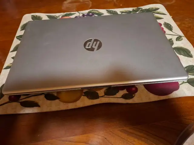 HP LAPTOP in Laptops in City of Montréal - Image 4