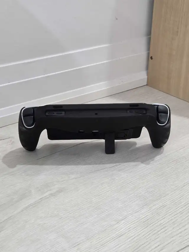 Playstation Portal + Accessories in Sony Playstation 5 in City of Toronto - Image 3