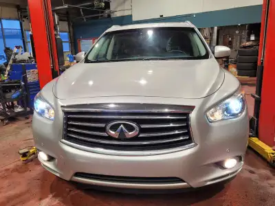 THE PERFECT SUV FOR FAMILY FOR DAILY DRIVING OR ROAND TRIPS. ALL THE BUTTON PUSH BOTTONS WORK. IT HA...