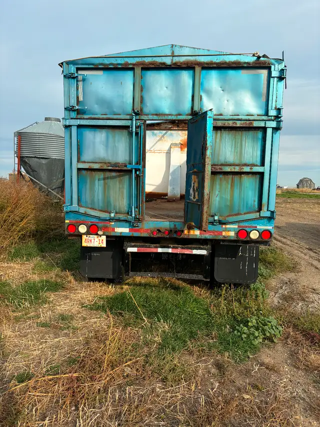 1985 15' GRAIN PUP TRAILER63005668308993123