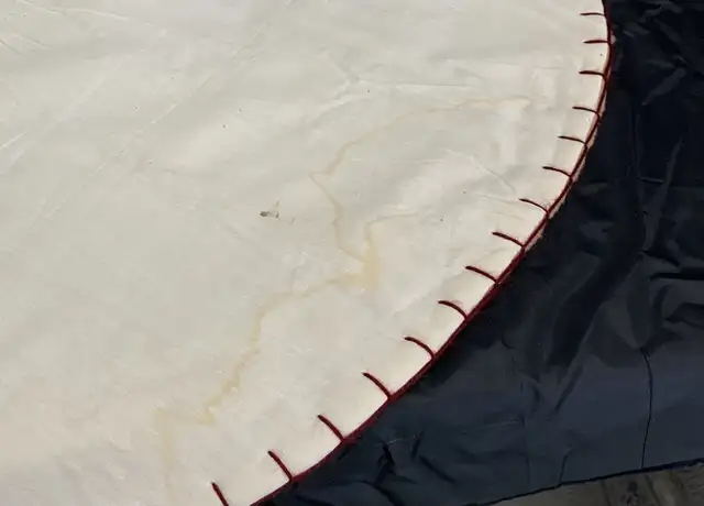Vintage Christmas Tree Skirt in Home Décor & Accents in Lethbridge - Image 7