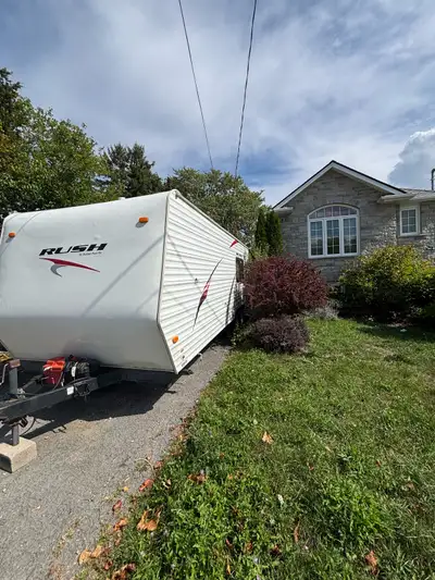 2013 rush rv toy hauler 24 ft. Needs nothing new tires brakes set up for 3 Harley’s tows perfect no...