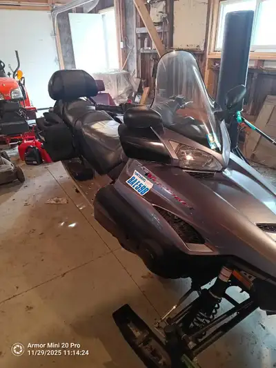 2013 Yamaha venture in excellent shape 9200kms Not even broke in