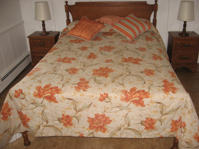 Set de chambre dans Lits et matelas  à Lévis - Image 2