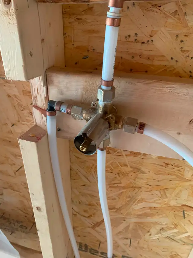 Plumber for hire63581888921987123