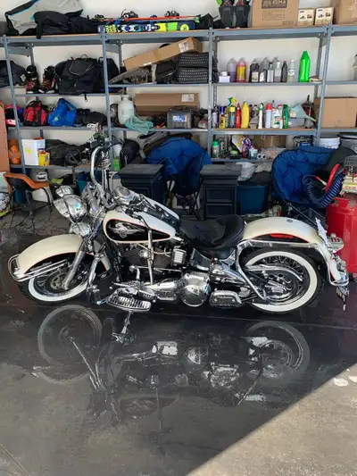 1993 Harley-Davidson Heritage Softail · Driven 8600 miles 1993 “MOO GLIDE”. 1877 Of 2700 made Heated...