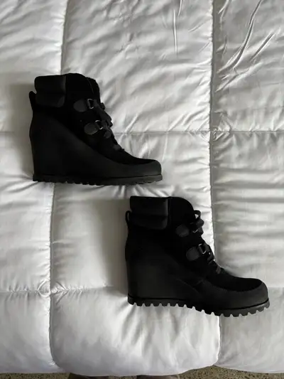 Ladies UGG Winter Boots, View more