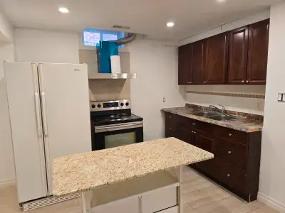2BedRoom Basement Apartment– Excellent Location (Hwy7 & Bayview)