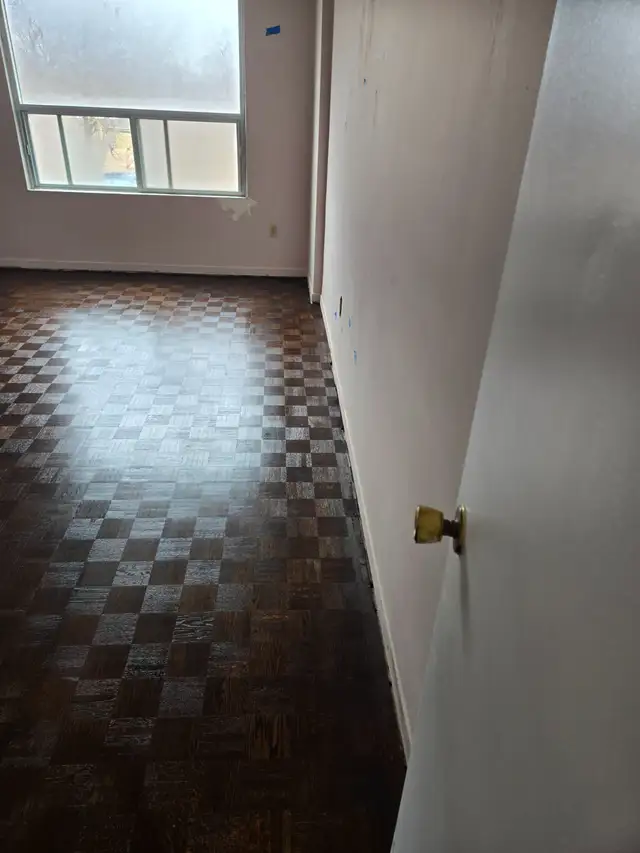 Floor refinishing551126016386682887
