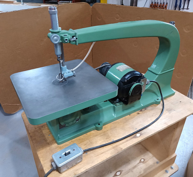 Vintage Delta Milwaukee 24 in. Scroll Saw in Power Tools in Belleville - Image 2
