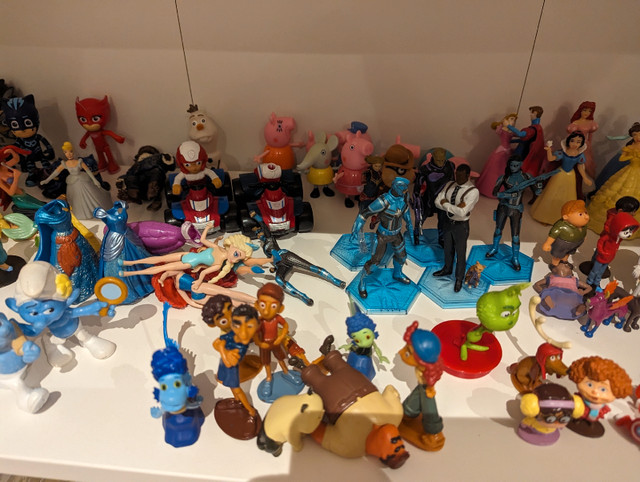 Lot figurines Disney Store Marvel Princesse Peppa ... dans Jouets et jeux  à Ouest de l’Île - Image 3
