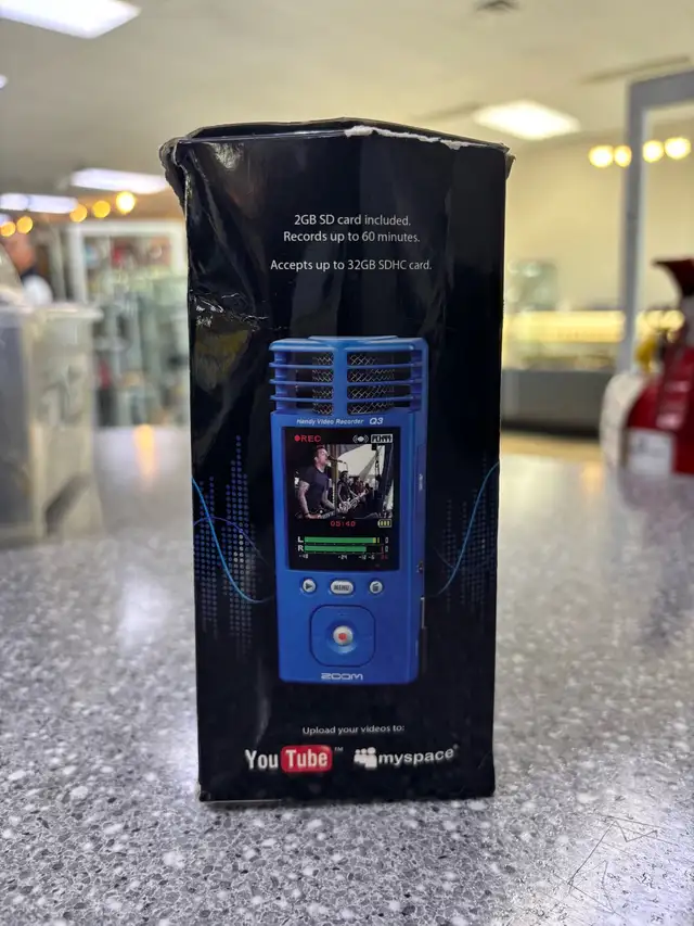 Zoom Q3 Handy Video Recorder in Pro Audio & Recording Equipment in Oshawa / Durham Region - Image 3