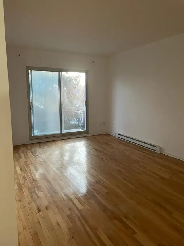 Grand 4 1/2 à loyer (Montréal-Nord)
