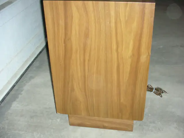 Pair of Vintage Toshiba Stereo Speakers in Speakers in Calgary - Image 7