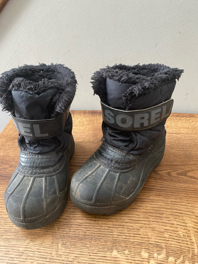 Sorel winter boots size 11 kids in Kids & Youth in London
