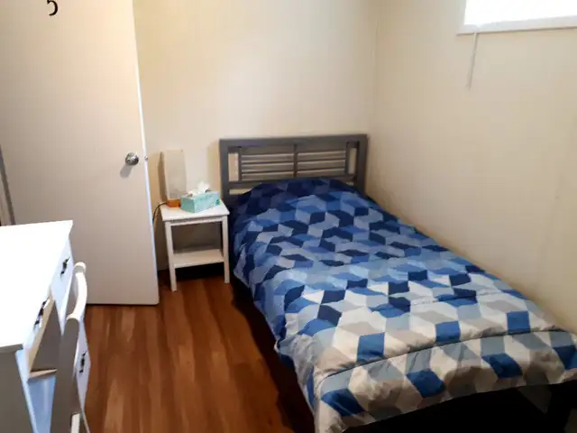 Chambre pour travailleur au centre-ville de Rivière-du-Loup in Room Rentals & Roommates in Rimouski / Bas-St-Laurent - Image 2