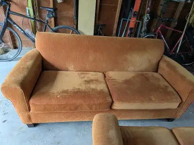 For pickup only. Sofa 80x35". Loveseat 57x35"