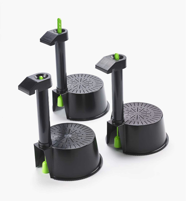 Self watering inserts/converter for planters in Plants, Fertilizer & Soil in City of Toronto