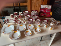 Set de vaisselle vintage (avec de la couleur orange)