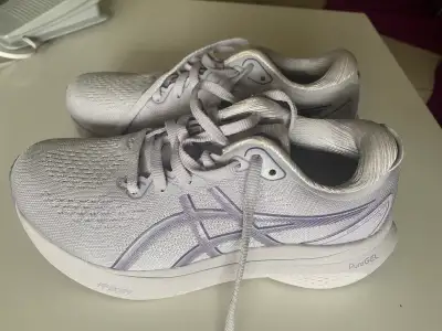 Asics Gel-Kayano 30 Women’s Size 5 1/2, View more