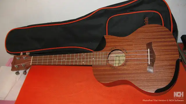 Ukulele Martin Smith Model: UK 712T-N Vintage Like New Condt. A1 in String in Edmonton - Image 5