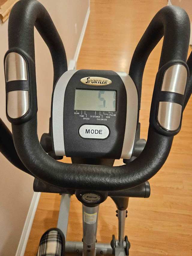 Cross Trainer Exercise Machine in Other in Moncton - Image 4