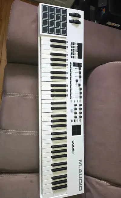 M-AUDIO CODE 61, View more