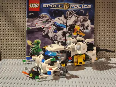 Lego SPACE POLICE 5971 Gold Heist, View more