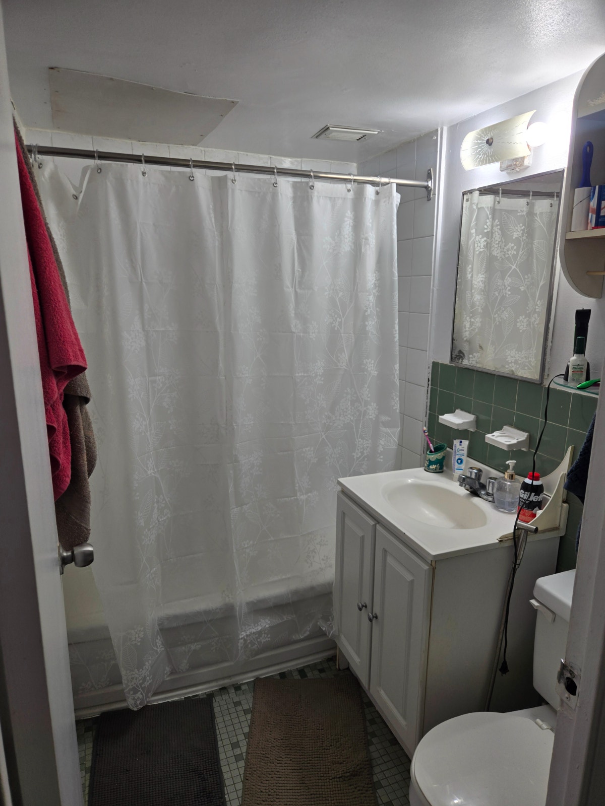 3 1/2 Fully furnished. All included. September 1st — photo 2