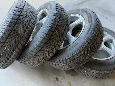 Goodyear WinterCommand Ultra Size: 215/65/R17 Bolt Pattern: 5 x 112 (fits VW Tiguan - compatible wit...