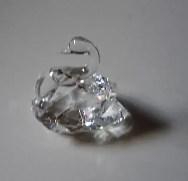 Vintage Swarovski Crystal Swan in Arts & Collectibles in Oshawa / Durham Region - Image 4