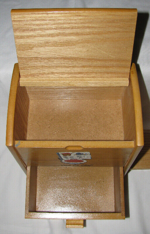 2-Tier Wood Recipe Box with Adjustable Expanding Cookbook Holder in Kitchen & Dining Wares in Saint John - Image 3