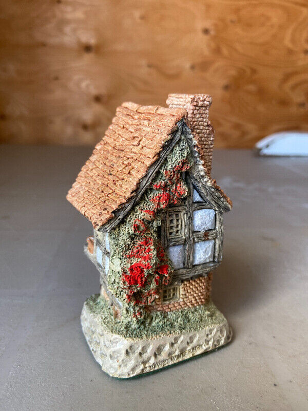 New priceDavid Winter - The Spinners Cottage, 1988 mint with box in Arts & Collectibles in Owen Sound - Image 2