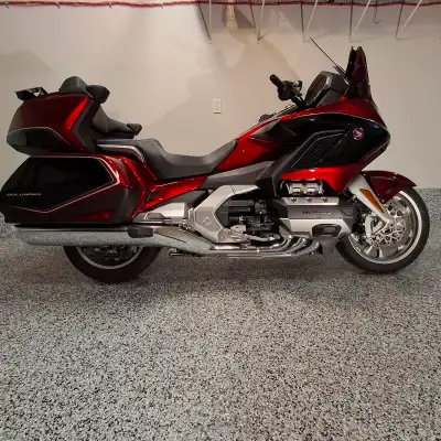 HONDA GOLDWING AIR BAG DCT 2018, View more